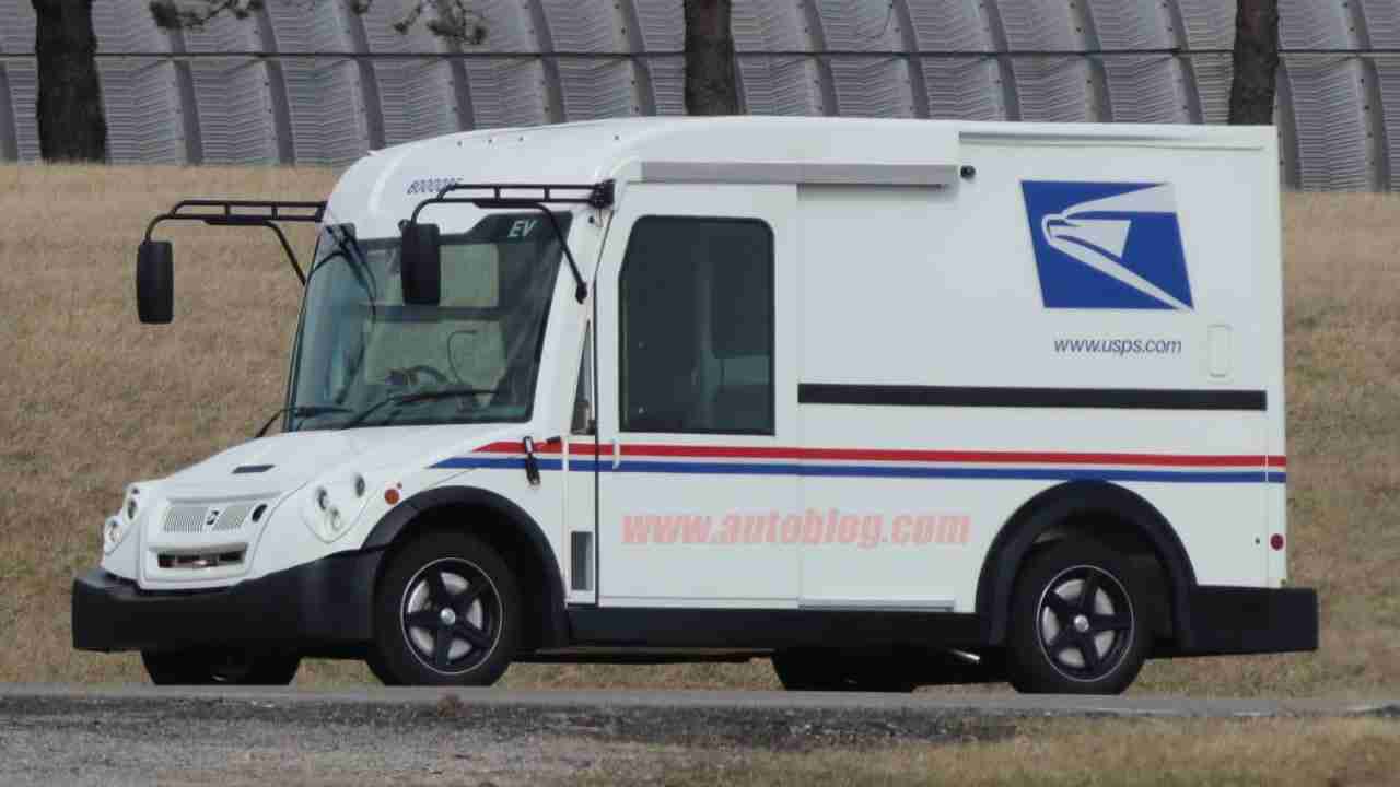 USPS Delays Decision On LLV Replacement Until the End of the Year - Postal Times