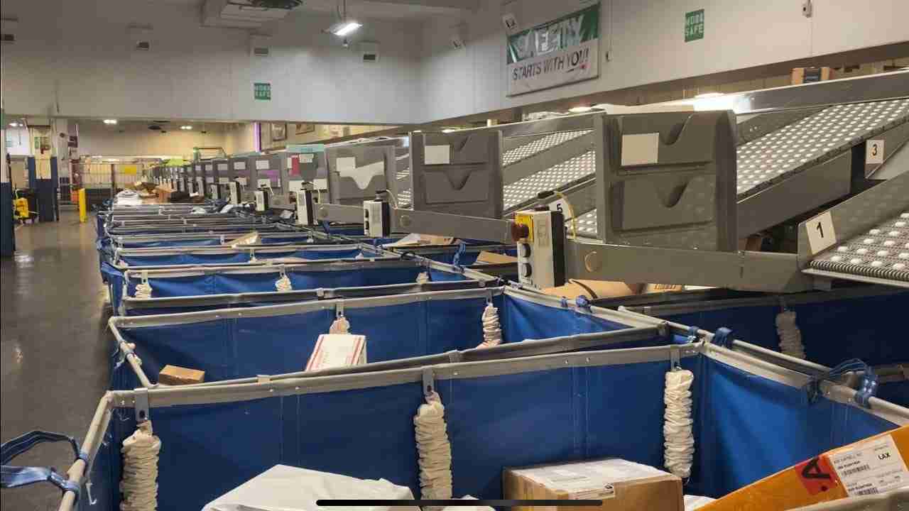 USPS using new package sorting equipment to help meet expected surge over holidays - Postal Times
