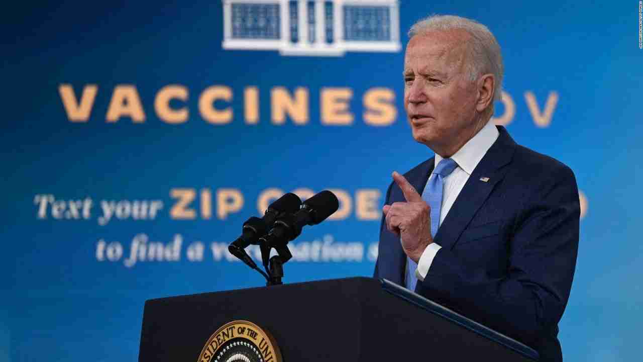 Federal Court Orders Nationwide Pause on Biden's Federal Employee Vaccine Mandate